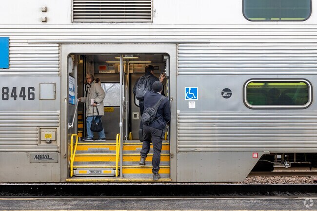 Kenilworth residents can easily commute into the city at their local Metra stop.