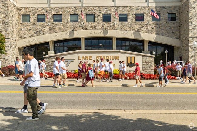 The proximity to VT makes Northside Park a convenient location for students in Blacksburg.