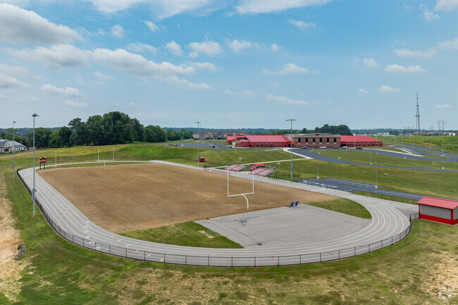 Daviess County Middle School has 813 students in attendance.