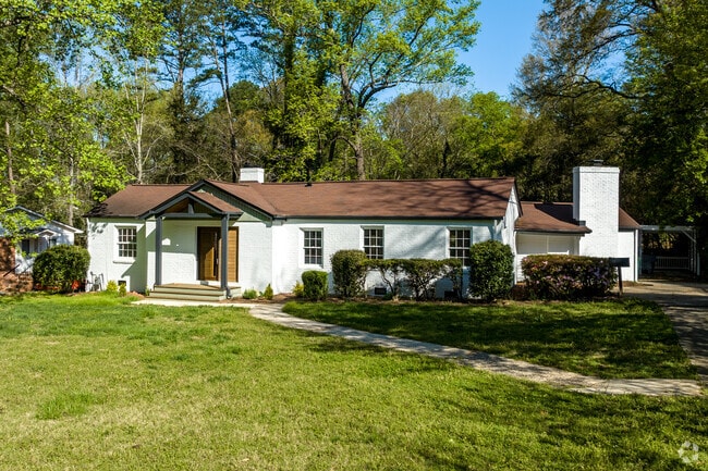Renovated ranch-style homes are frequent in Commonwealth Park.