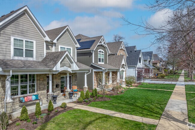Homes in North Downtown Naperville typically range from $450,000 to $700,000.