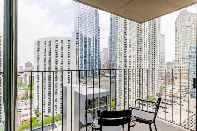 77 W Huron St unit FL8-ID1380, Chicago, IL 60654 - photo 5