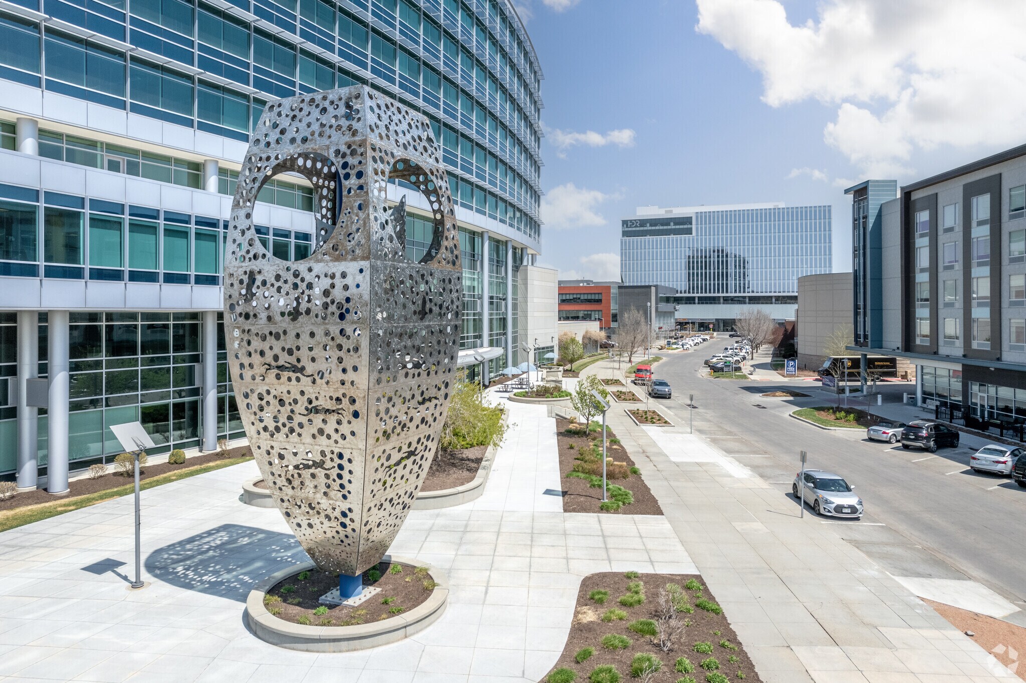 View art on the corner of Frances St and Ak-Sar-Ben Dr.