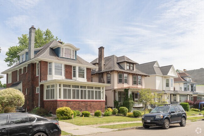 The average home value in MLK Park is $104,000.