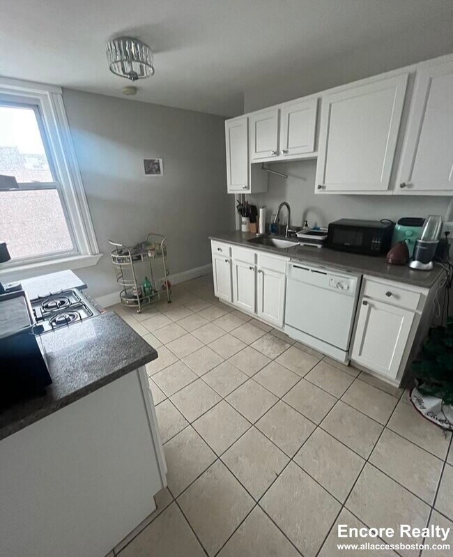 224 Hanover St unit 26, Boston, MA 02113 - photo 7