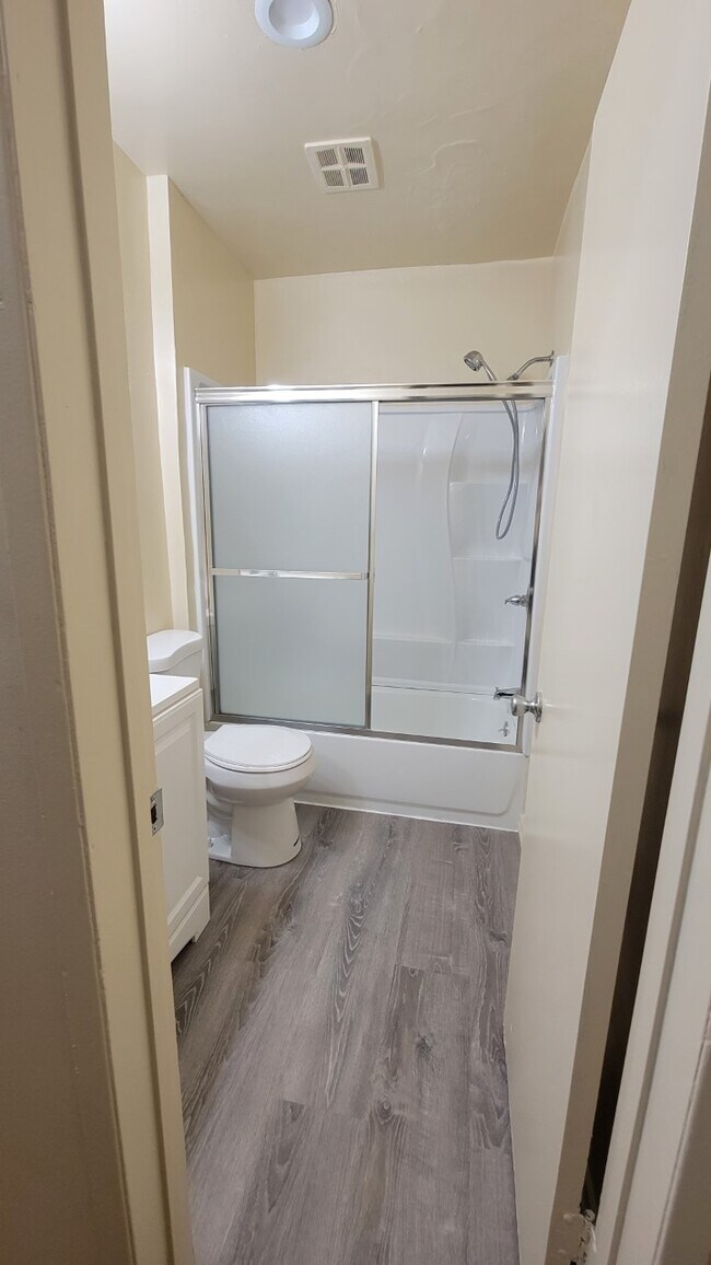 842 N Sycamore Ave unit 2, Los Angeles, CA 90038 - photo 5