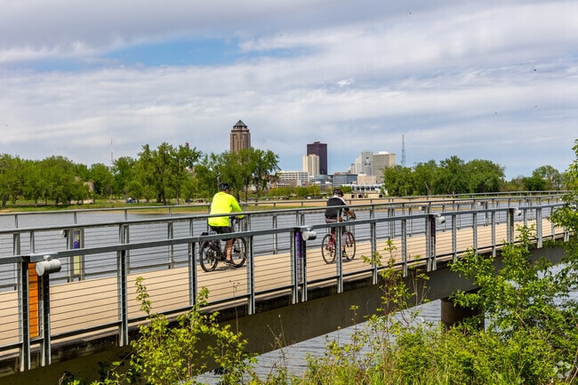 Gray's Lake Park draws Watrous Heights cyclists to riverside loops and skyline views.