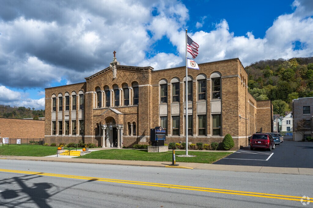 St. Michael Parish School has a student-teacher ratio of 13 to 1.