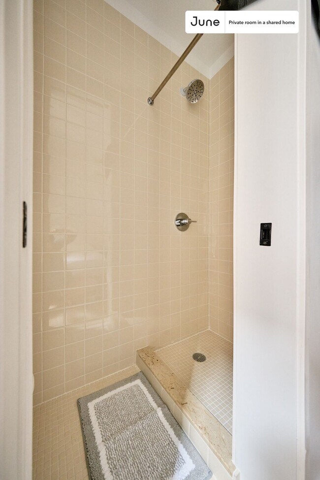 624 E 17th St unit C, Brooklyn, NY 11226 - photo 6