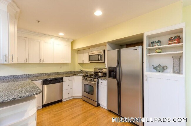 74 Georgia St unit 2, Dorchester, MA 02121 - photo 7