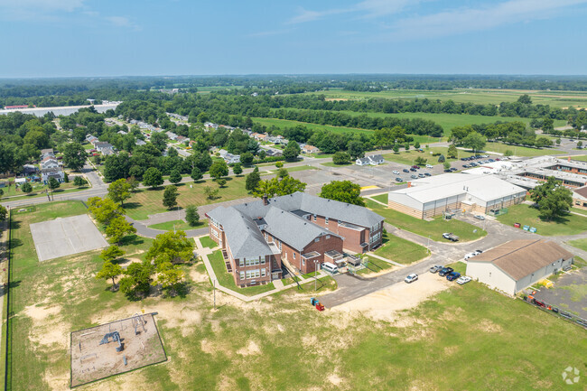 The student to teacher ratio at Elizabeth F Moore School is 14 to 1.