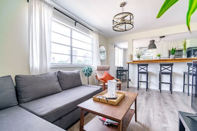 605 Dennison Ave unit ID1265654P, Columbus, OH 43215 - photo 2