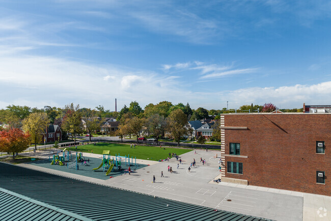 Palmer Elementary School is part of the Chicago Public Schools system.