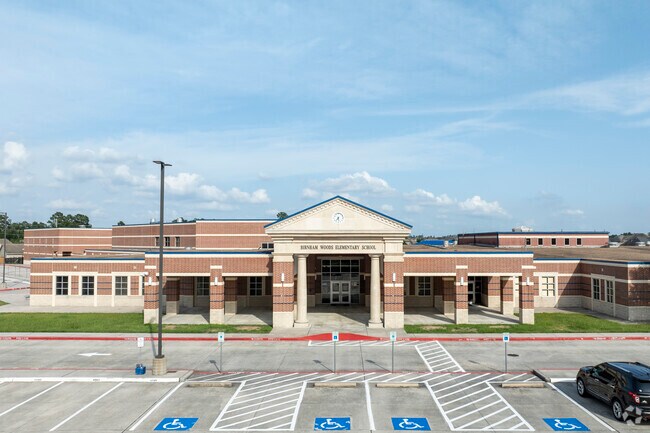 Birnham Woods Elementary has a 17:1 student to teacher ratio.