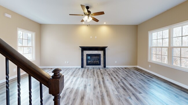 338 Chalet Cir, Clarksville, TN 37040 - photo 3