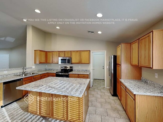 15873 W Tara Ln, Surprise, AZ 85374 - photo 6