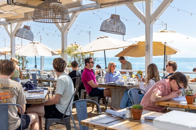 El Nido has waterfront restaurants nearby, such as Malibu Farm Restaurant at the Pier.