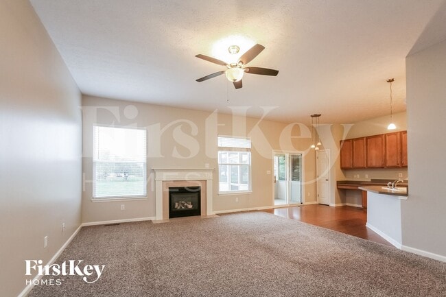 6565 Hunters Ridge S, Zionsville, IN 46077 - photo 2