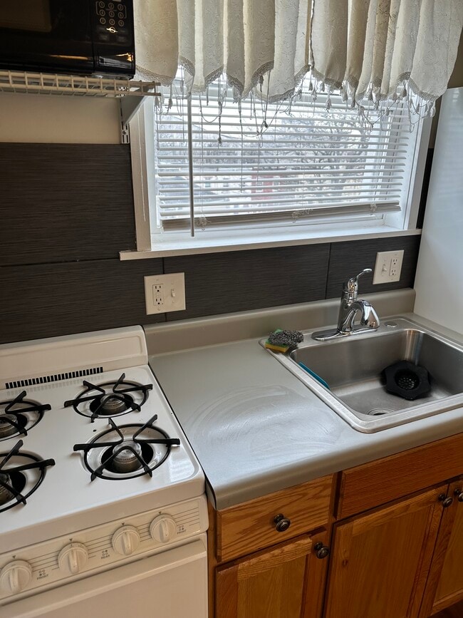 2319 N 6th St unit One bedroom apartmen, Philadelphia, PA 19133 - photo 6