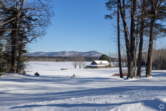 Surrounded by nature, Fryeburg features scenic mountain peaks, peaceful lakes, and wooded landscapes.
