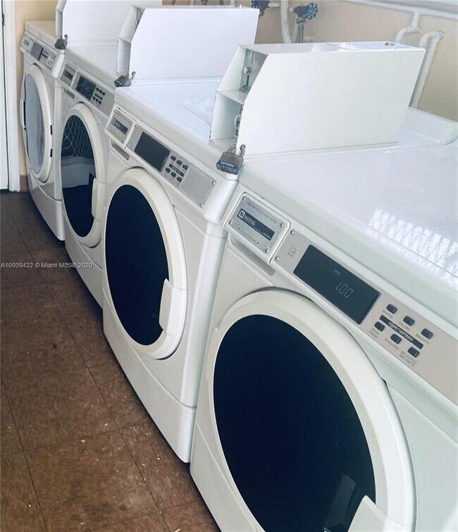 1821 NE 62nd St unit 1821, Fort Lauderdale, FL 33308 - photo 7