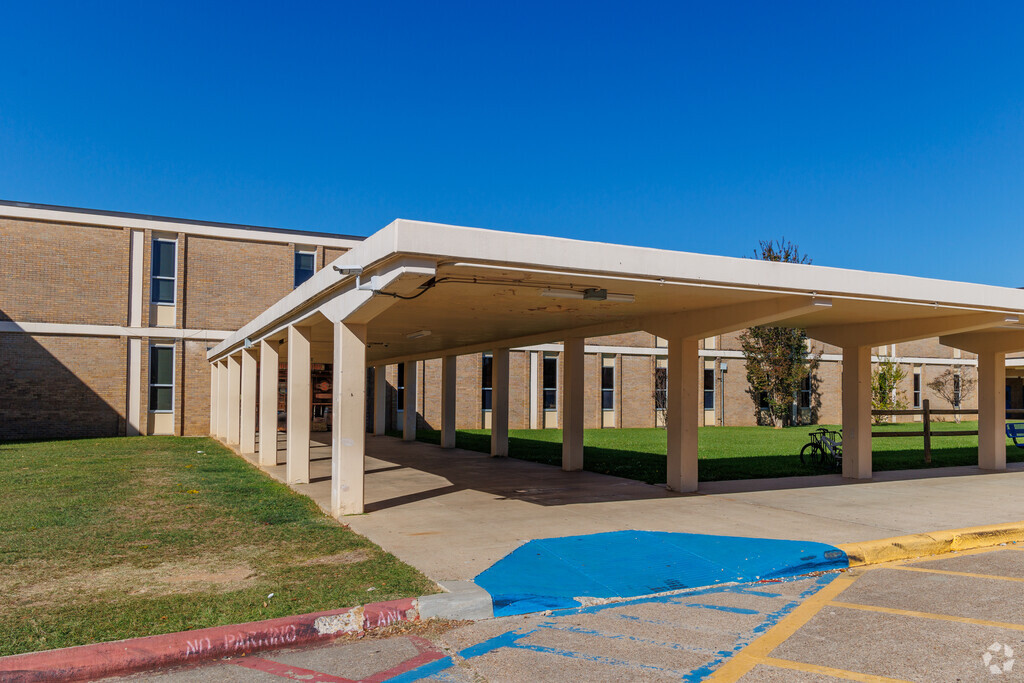 Southwood High School, home of the Cowboys.