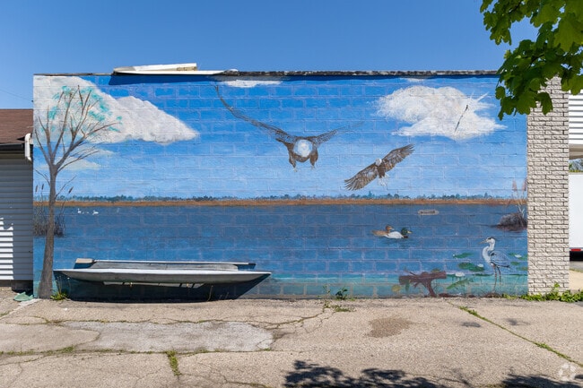 Even the art in Pearl Beach is centered around on-the-water water living.