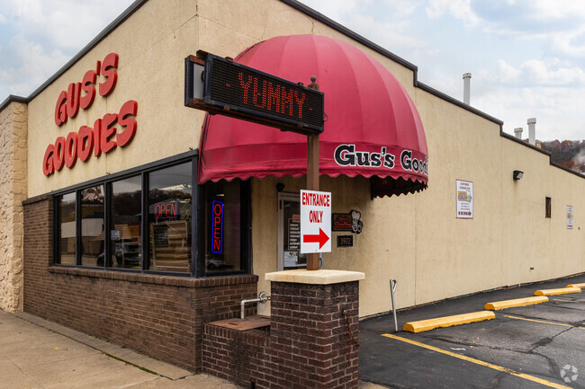Follow your nose to yummy treats at Gus's Goodies near Cove Road.