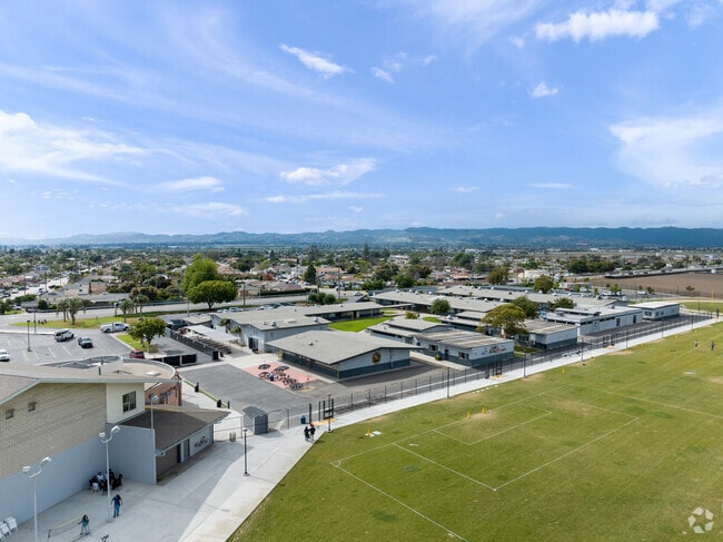 there are multiple styles of classrooms for students at Rio Del Valle Middle School in Oxnard.