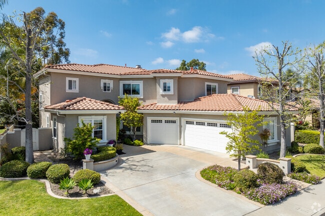 Some larger homes in the City of  Rancho Santa Margarita feature 3-car garages and large lots.