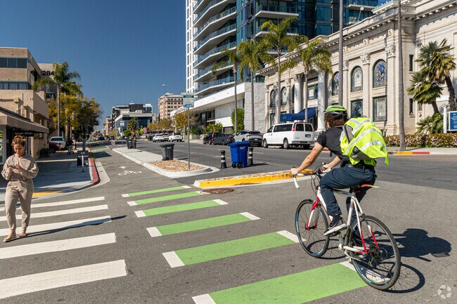 Dedicated bike lanes make Bankers Hill easy to traverse.