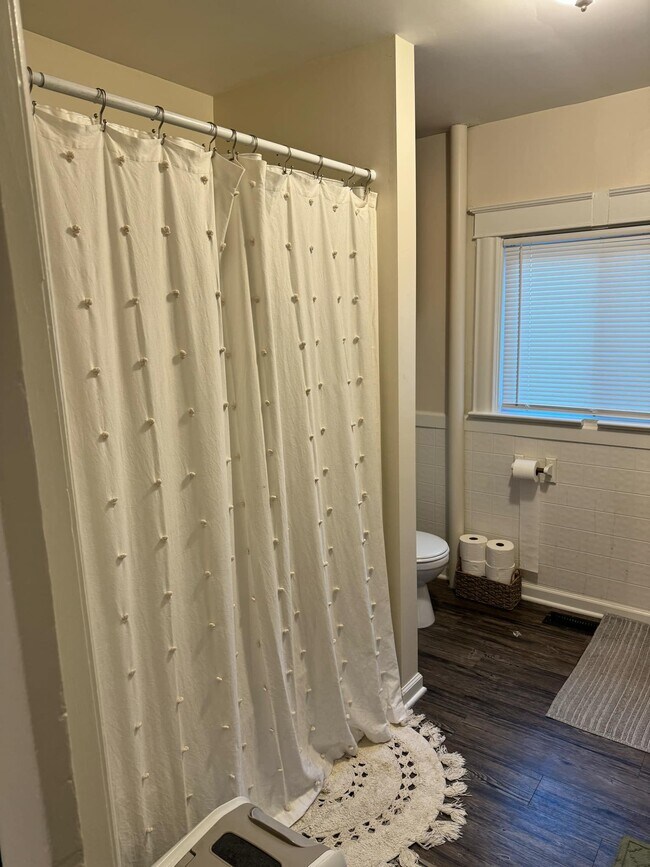 303 S Main St unit B, Plainwell, MI 49080 - photo 3