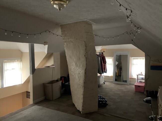 628 Hal Greer Blvd unit 2, Huntington, WV 25701 - photo 4