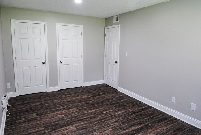 Landing at Tates Creek, Lexington, KY 40517 - photo 6