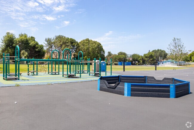 Pennekamp Elementary School in Manhattan Beach, CA has an upper and lower playground.