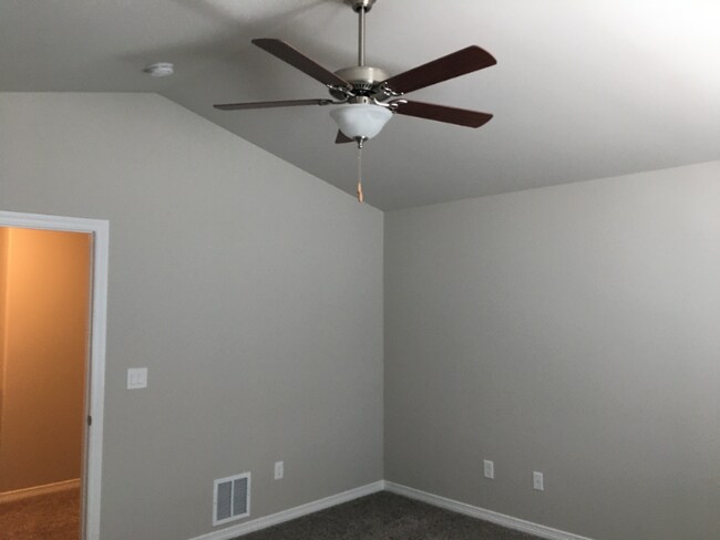 11125 Rockcastle Dr, Colorado Springs, CO 80925 - photo 5