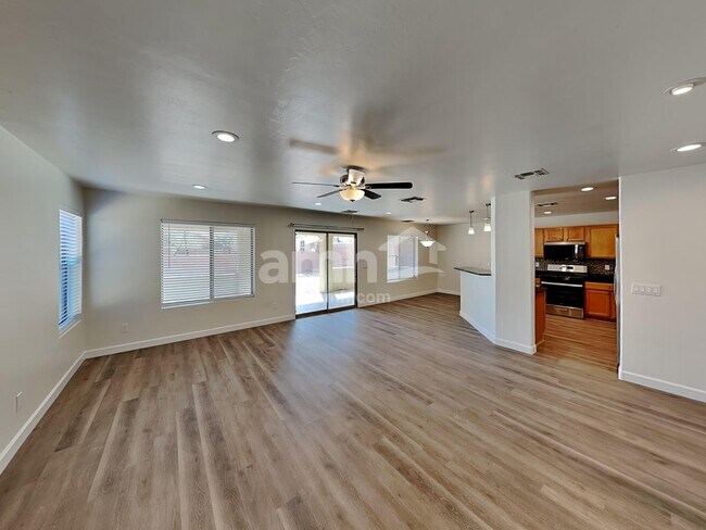 711 W Flaming Arrow Dr, Green Valley, AZ 85614 - photo 4