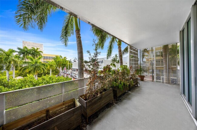 1700 Meridian Ave unit 304, Miami Beach, FL 33139 - photo 2