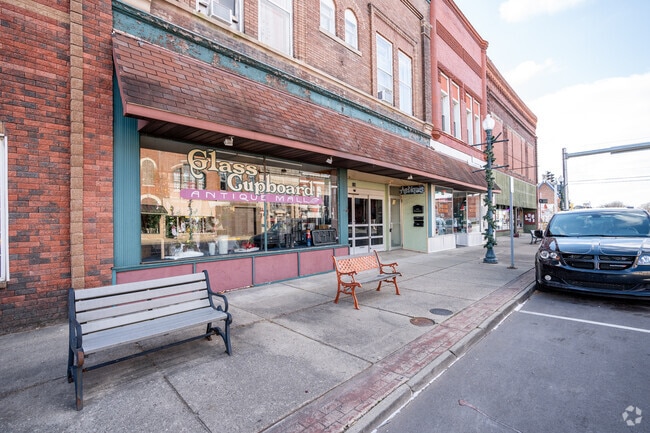There are many options to shop in downtown Knightstown, IN. like antiques.