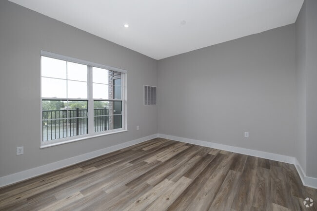 1BR, 1BA - 791 SF - Bedroom