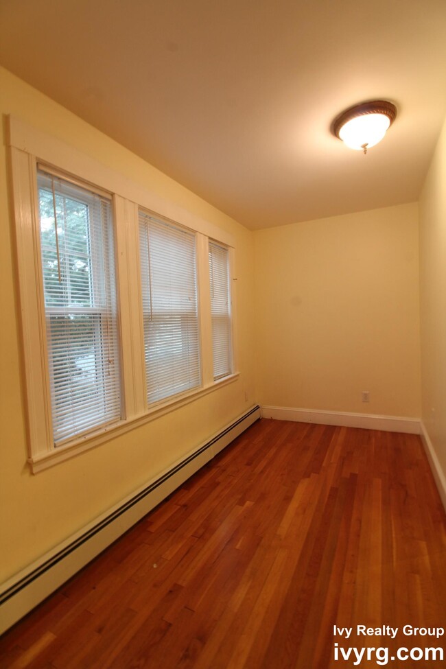 25 7th St Unit 2, Medford, MA 02155