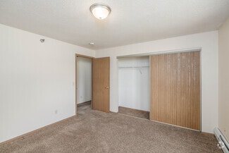 160-180 Homestead Rd, Mankato, MN 56001