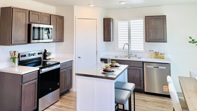 824 E L St, Deer Park, WA 99006 - photo 4