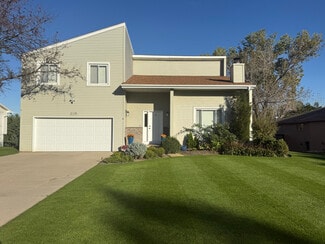 2305 S 165th St, Omaha, NE 68130