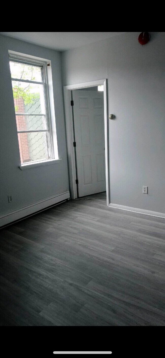 424 E Girard Ave Unit 2nd F Rear, Philadelphia, PA 19125