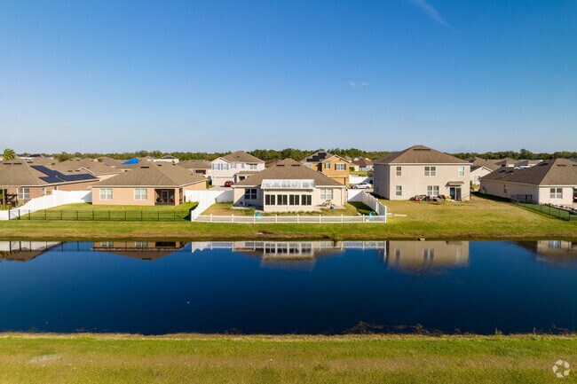 Poinsettia Park homes can even be waterfront.