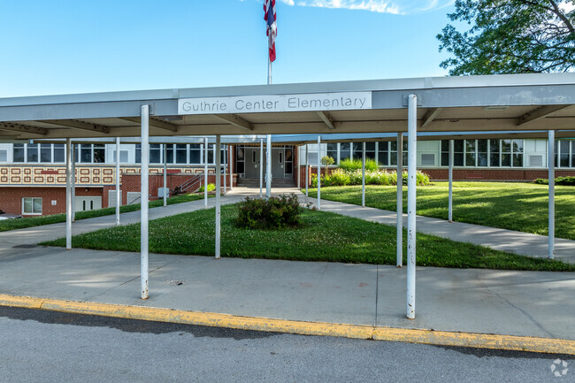 Guthrie Center Elementary School serves students in grades K-6.