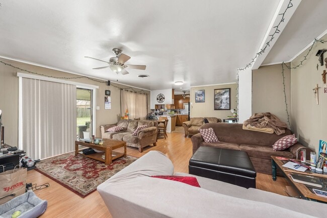 3908 Hilltop Dr, Bryan, TX 77801 - photo 3