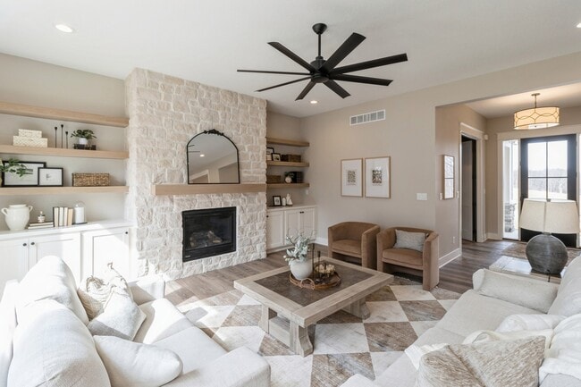 10468 Thorne Dr unit 36750229, Wdm, IA 50266 - photo 5