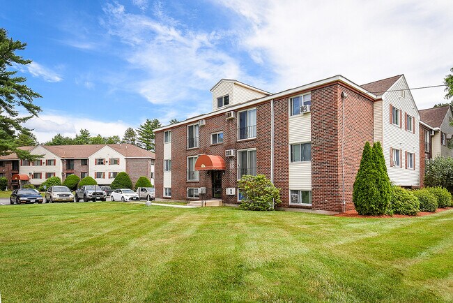 Devonshire Village, Manchester, NH 03102 - photo 6